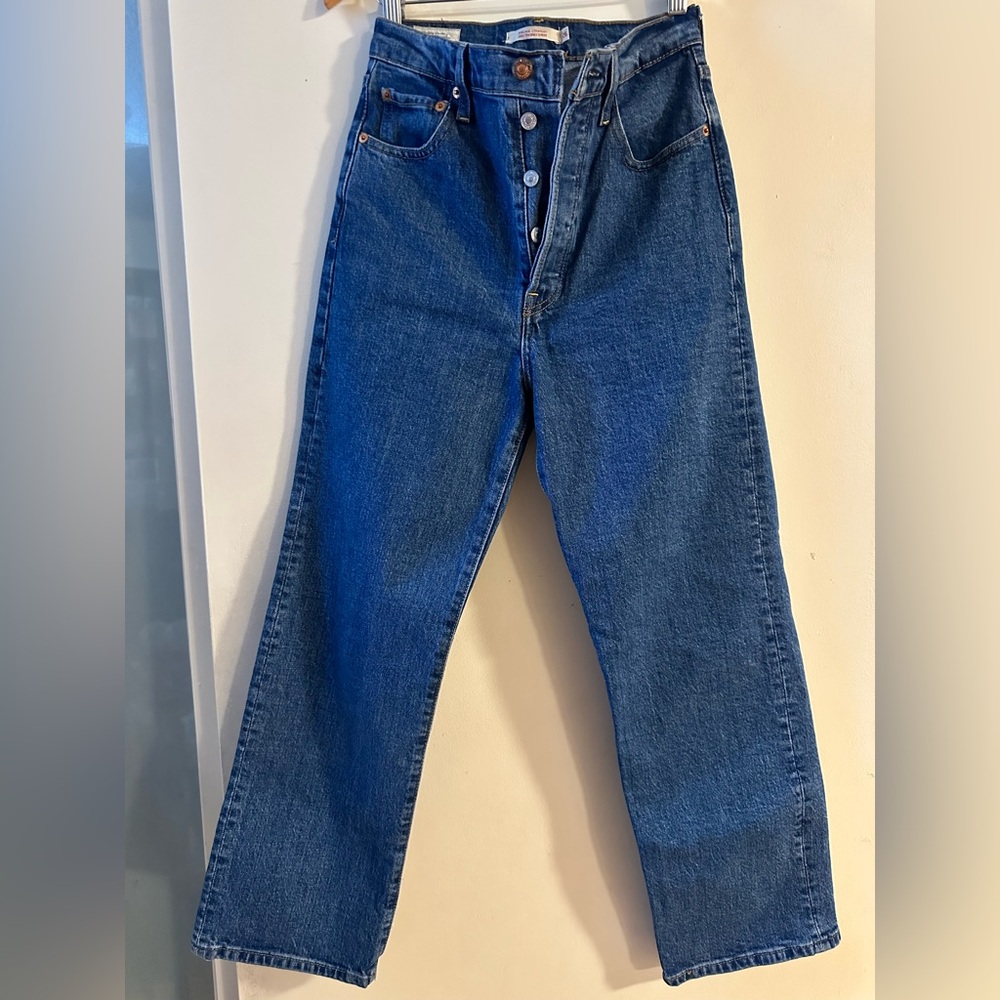 Levi’s Ribcage Straight Jeans | High Rise Blue Denim | W26 L27 | Vintage Wash
